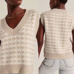 like new abercrombie sweater vest